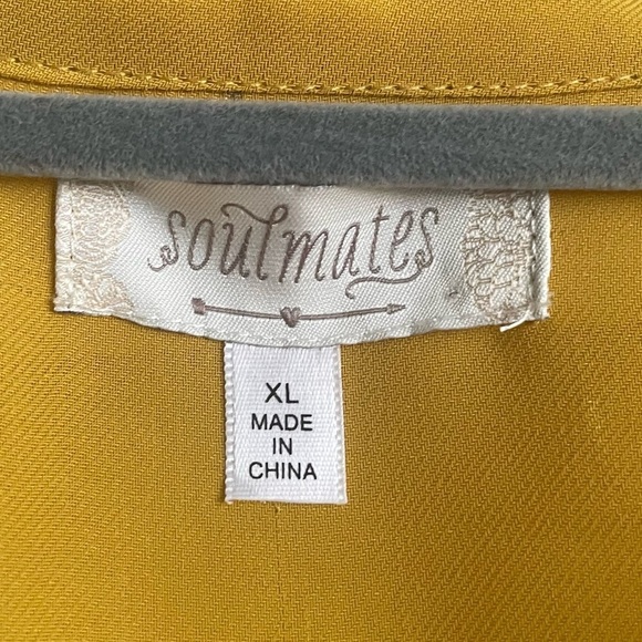 Soulmates Top. Pre-Owned. - Picture 3 of 5